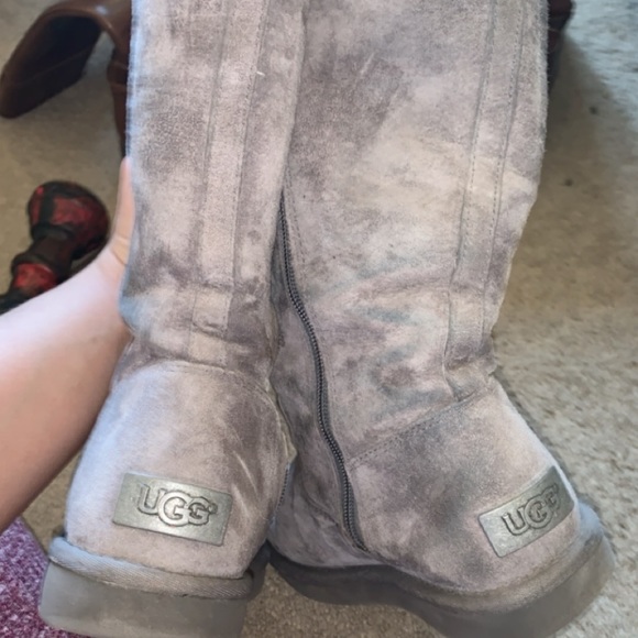 Gray zip up Uggs - Picture 2 of 3